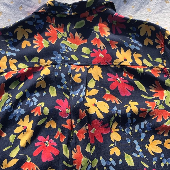 Women’s Short Sleeve Button Down Floral Top - Picture 11 of 16